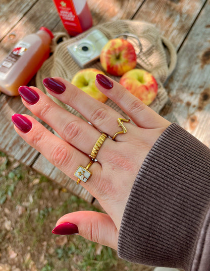 Wavy Cross Ring